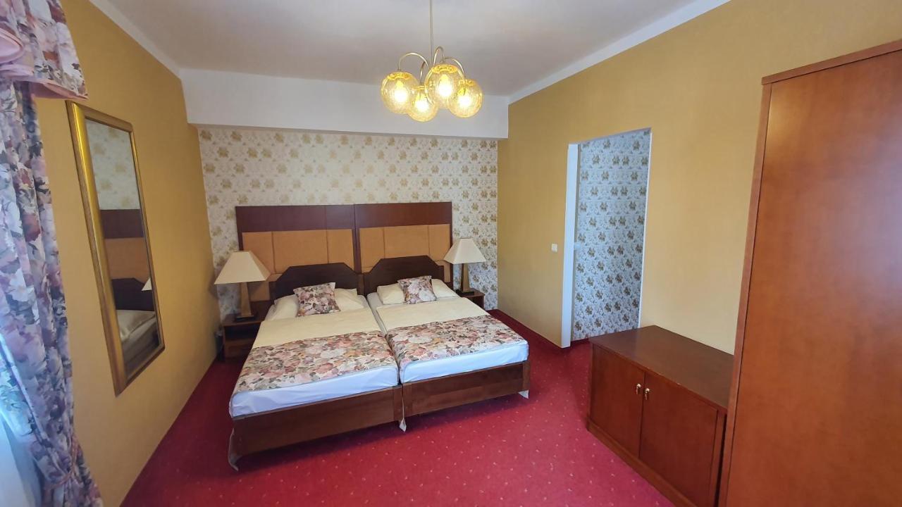 קרלובי וארי Eurohotel מראה חיצוני תמונה