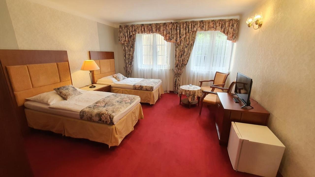 קרלובי וארי Eurohotel מראה חיצוני תמונה