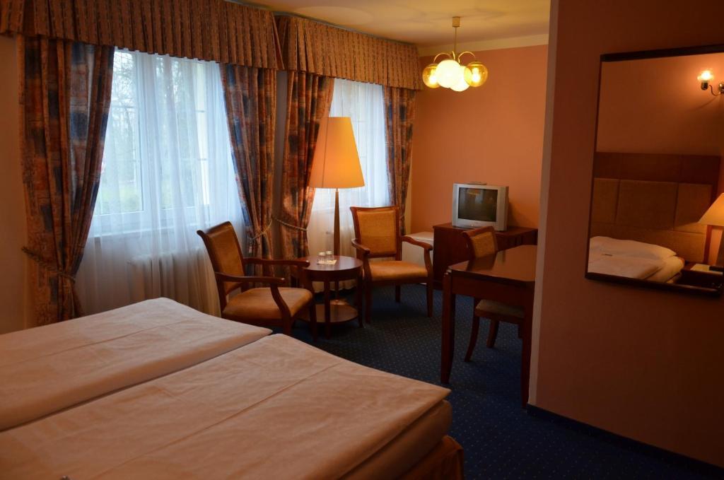 קרלובי וארי Eurohotel חדר תמונה