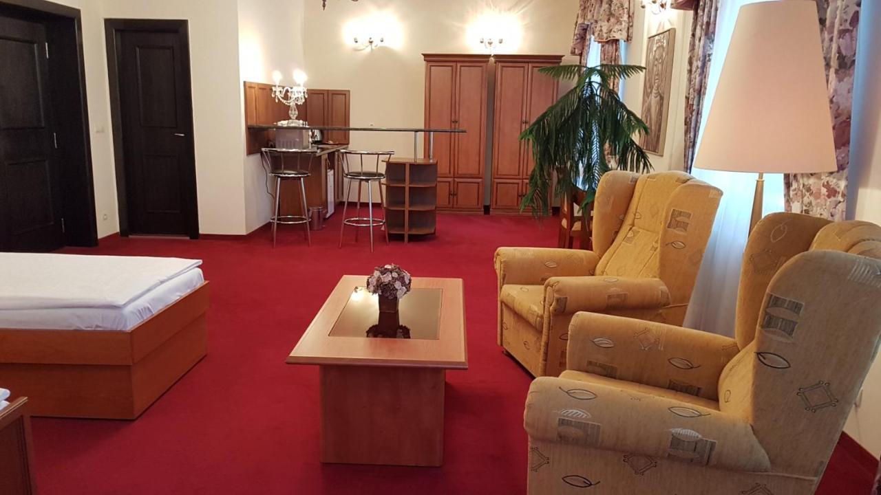 קרלובי וארי Eurohotel מראה חיצוני תמונה