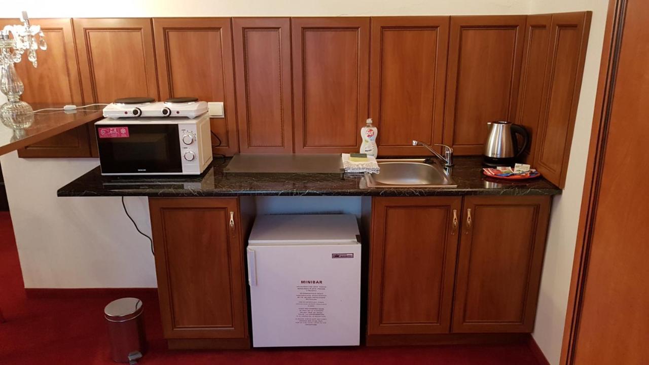 קרלובי וארי Eurohotel מראה חיצוני תמונה