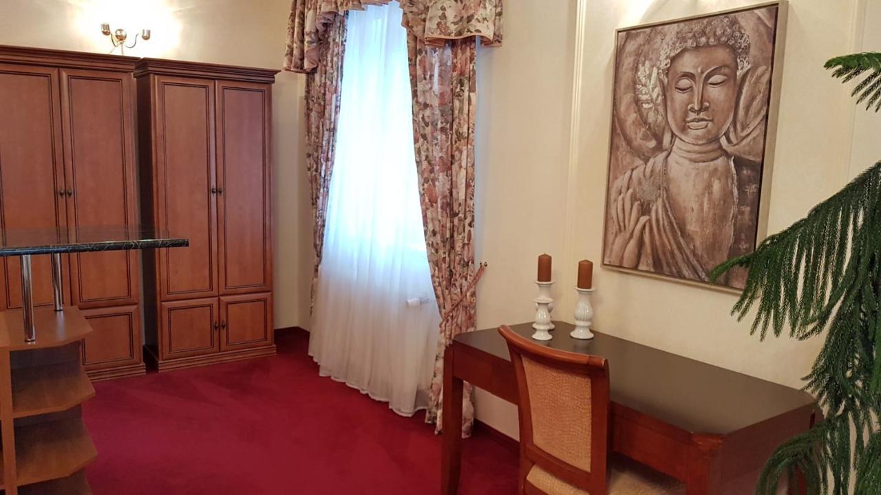 קרלובי וארי Eurohotel מראה חיצוני תמונה