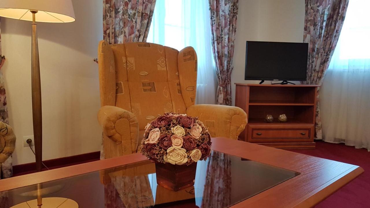 קרלובי וארי Eurohotel מראה חיצוני תמונה