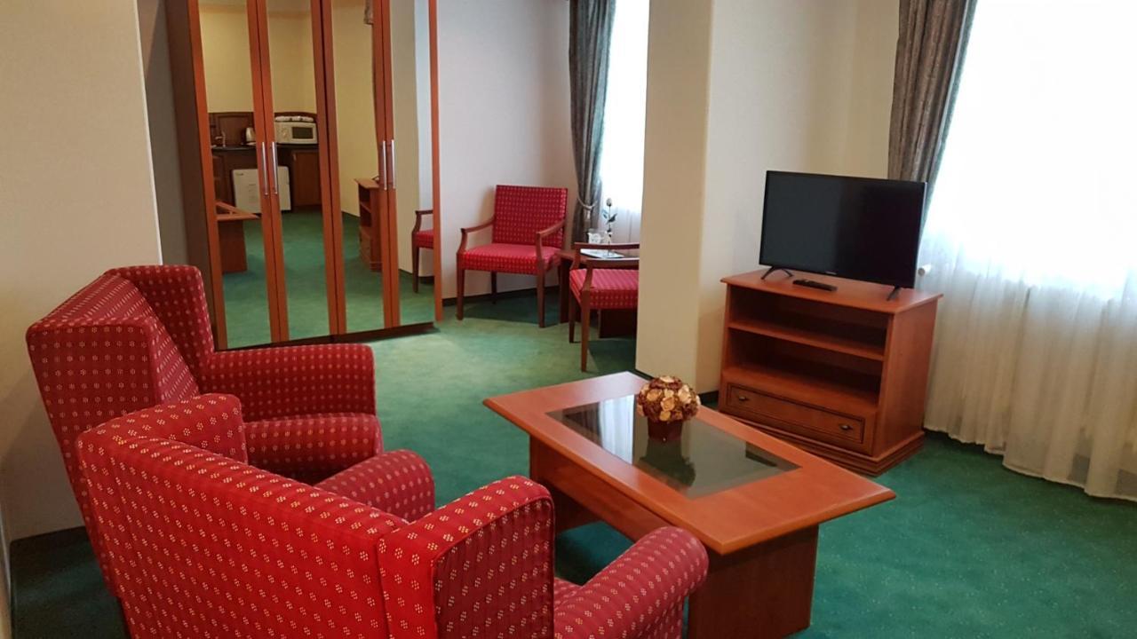 קרלובי וארי Eurohotel מראה חיצוני תמונה