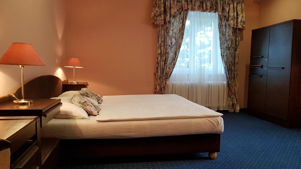 קרלובי וארי Eurohotel מראה חיצוני תמונה