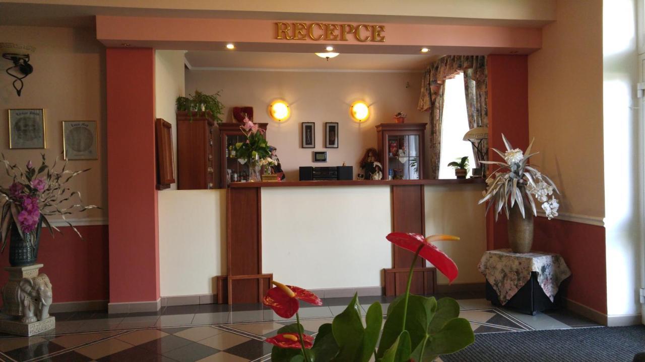 קרלובי וארי Eurohotel מראה חיצוני תמונה