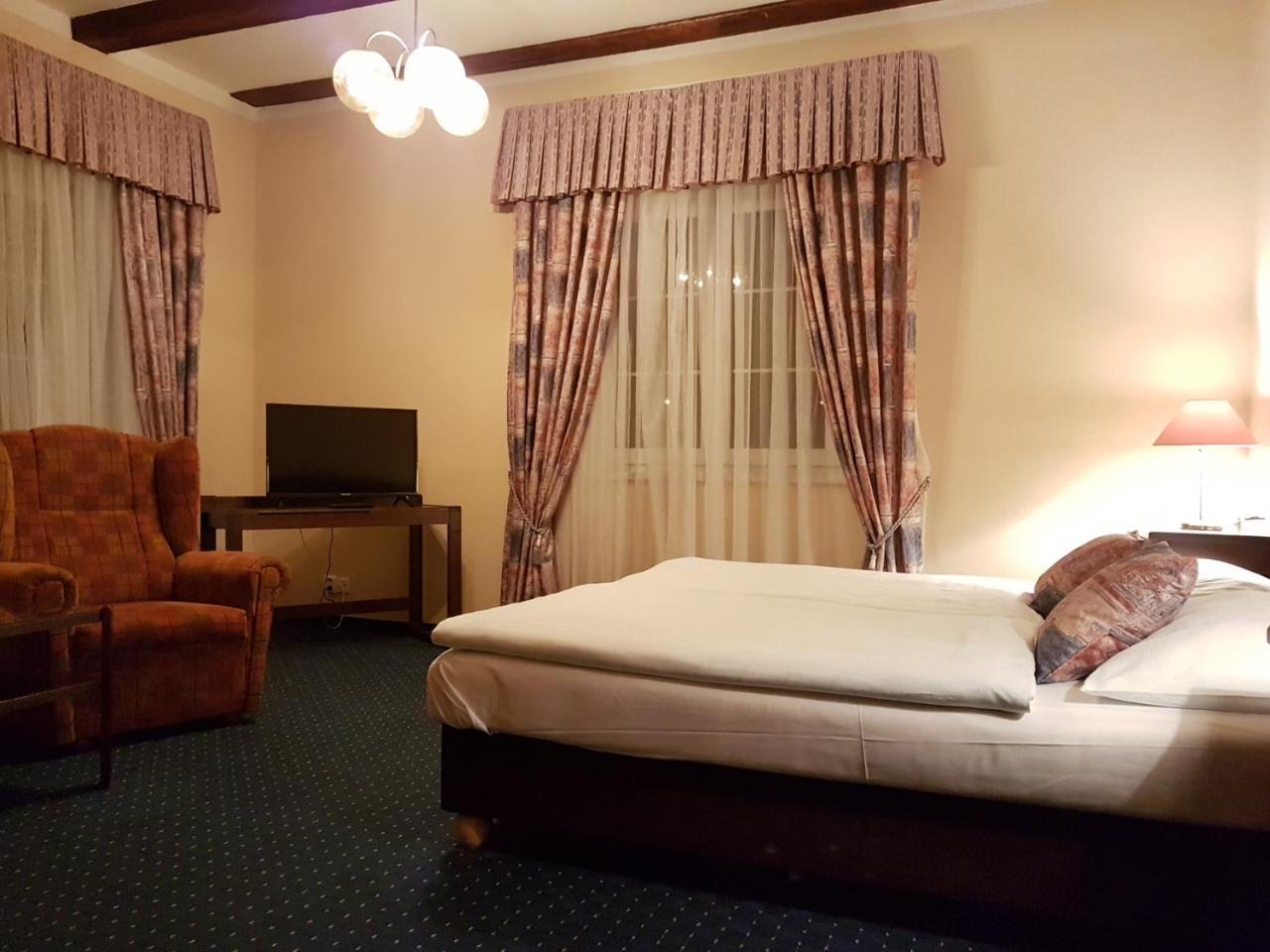 קרלובי וארי Eurohotel מראה חיצוני תמונה