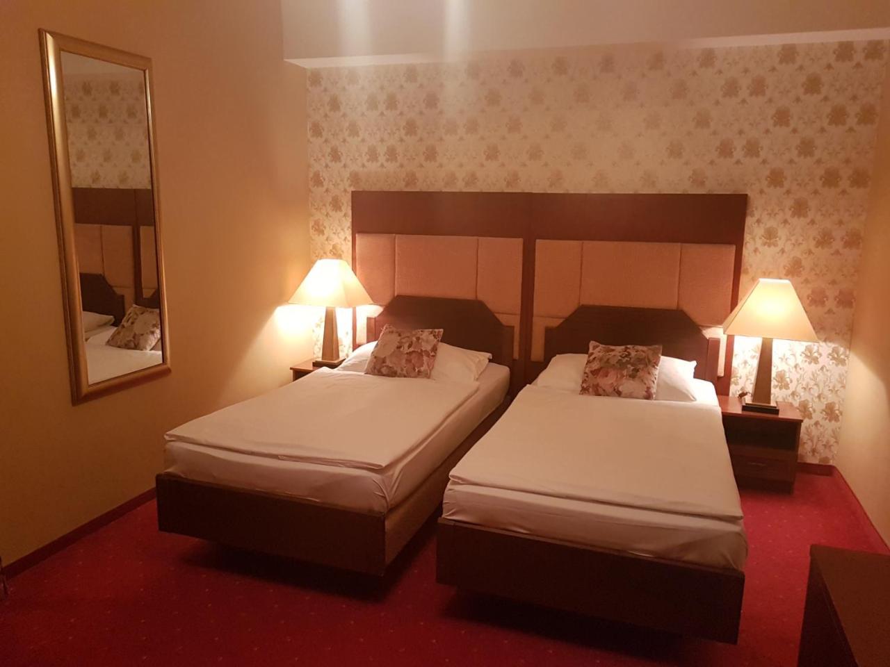קרלובי וארי Eurohotel מראה חיצוני תמונה